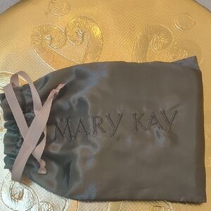 Mary Kay Satin pillowcases X2